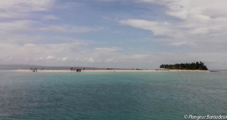 Kalaggaman island 1 - sandy edge-min